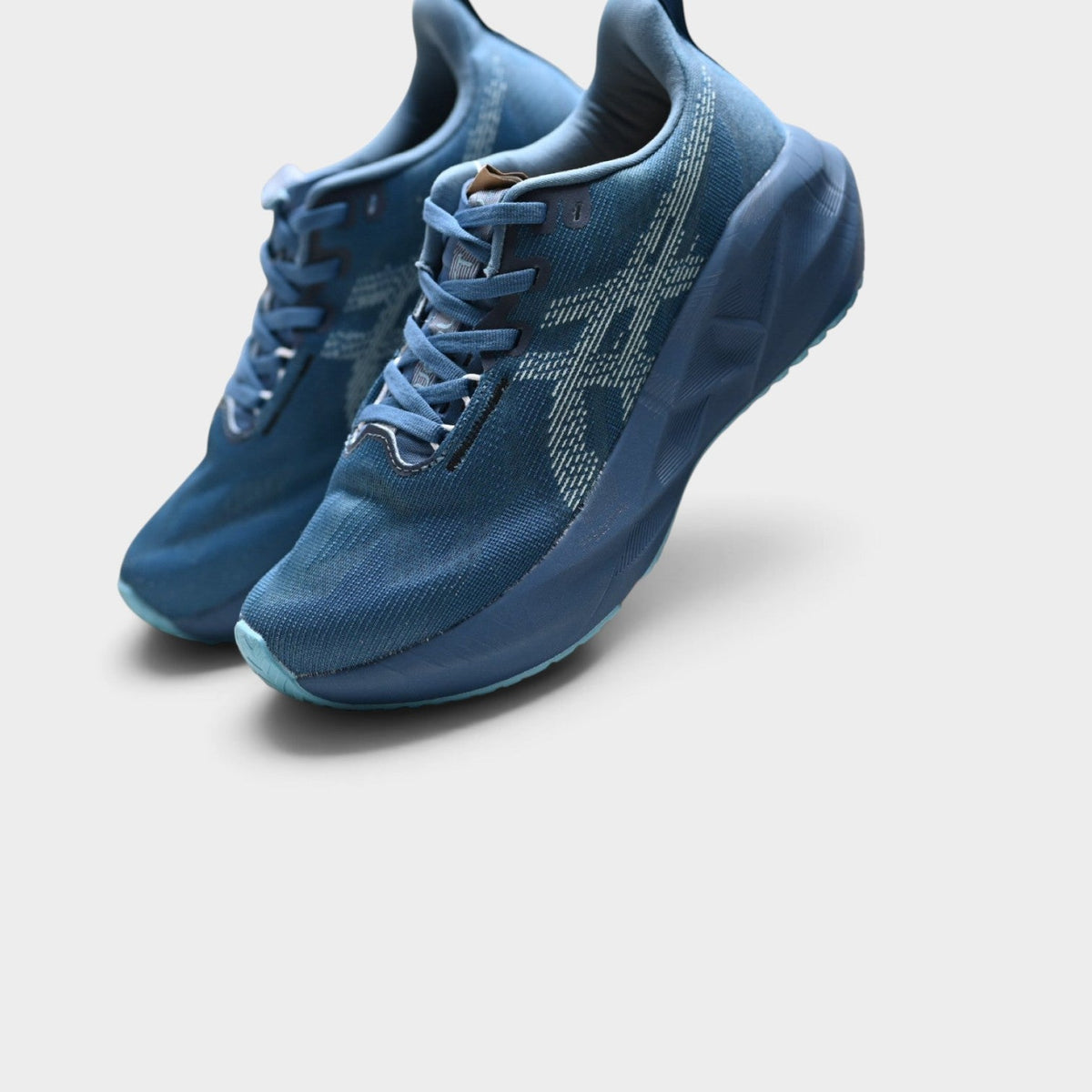 ASICS Novablast 5 Men’s Cushioned Road Running Shoes